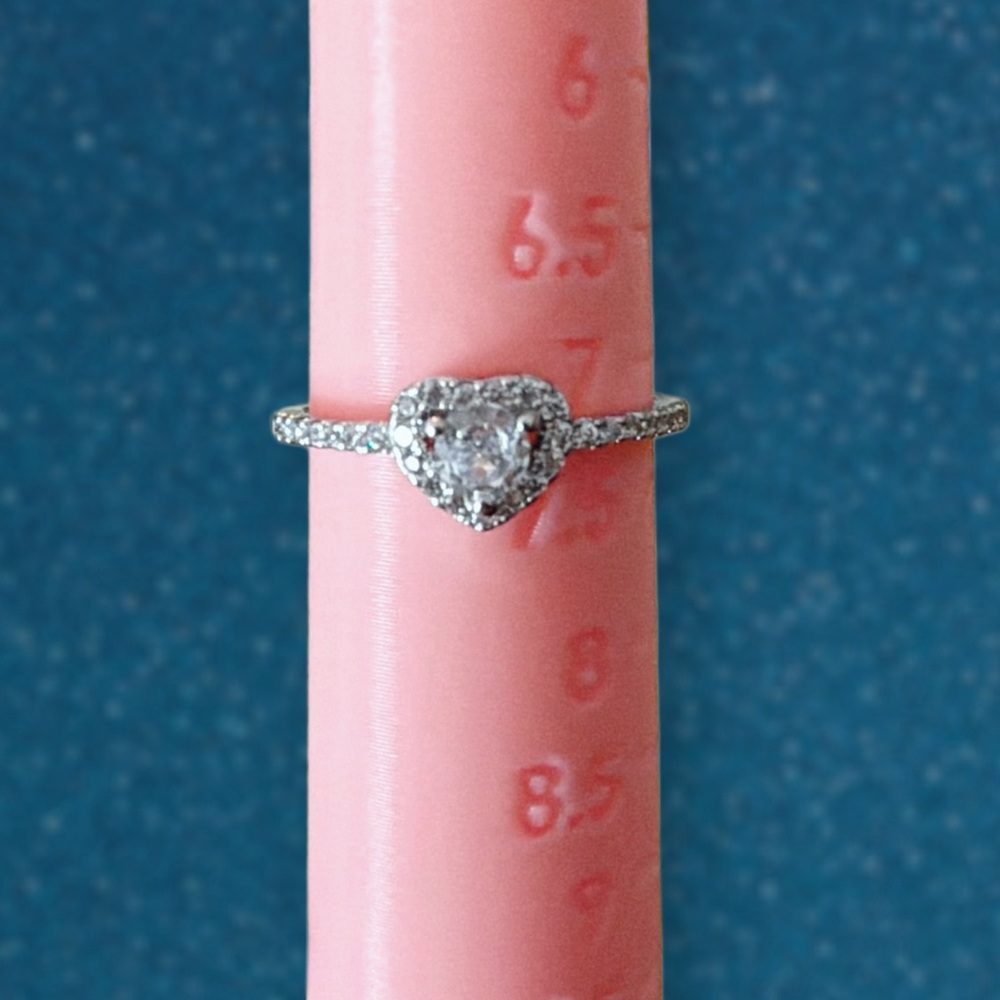 Elegant Silver Heart Ring